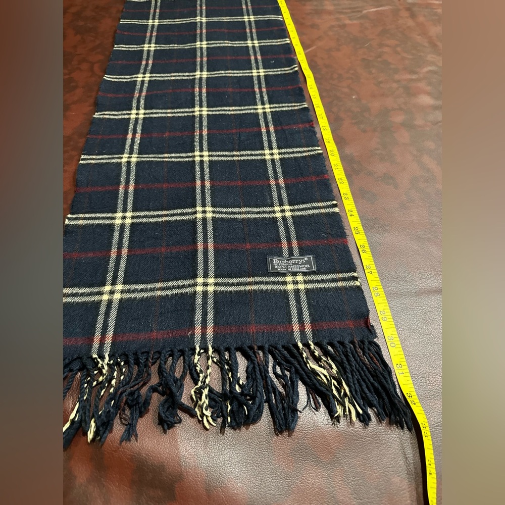 Burberry Vintage Navy, Cream & Red color Nova Check Wool Scarf. Unisex - Picture 4 of 9